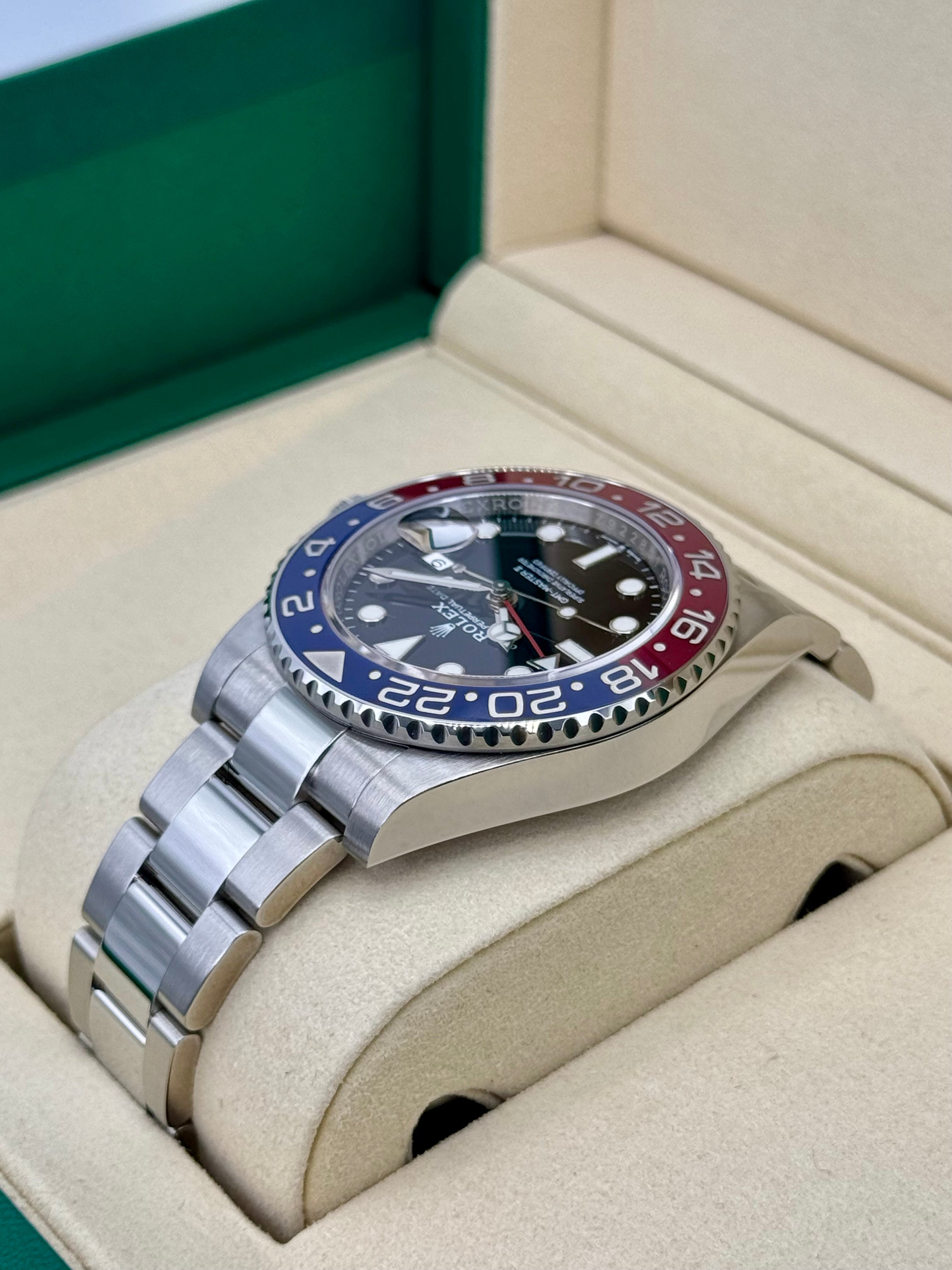 GMT-Master II "Pepsi" 40mm 126710BLRO Oyster