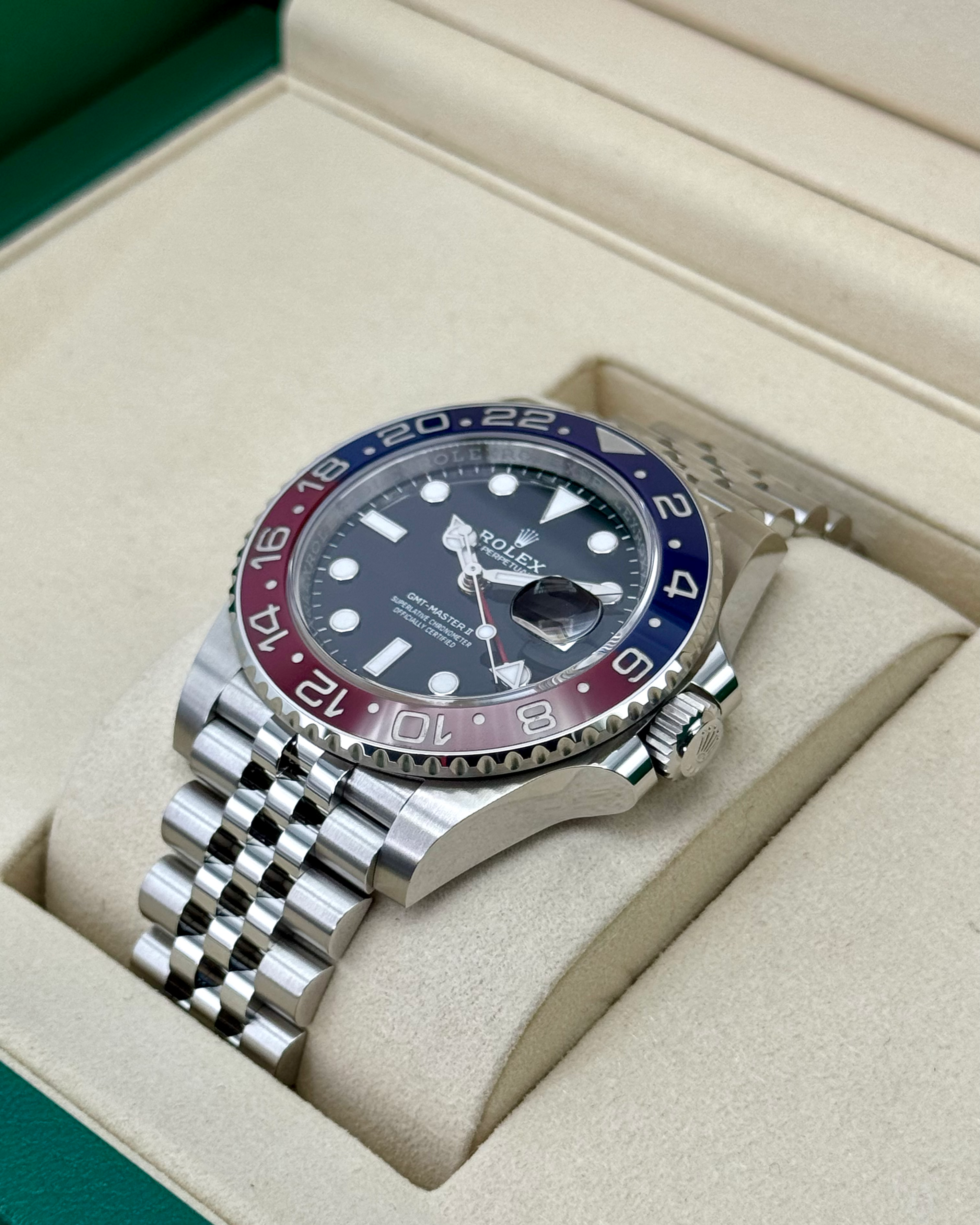 GMT-Master II "Pepsi" 40mm 126710BLRO Jubilee