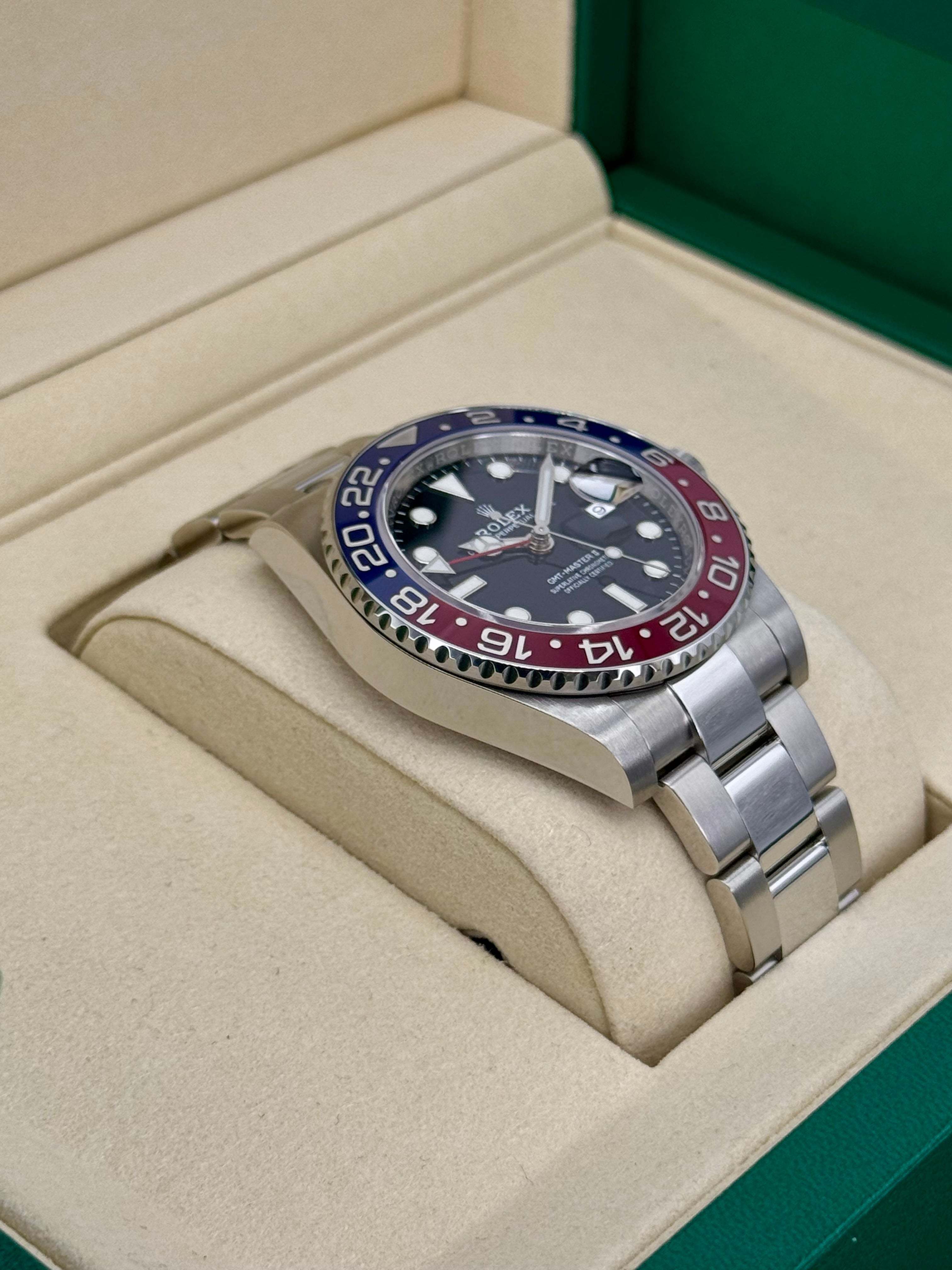 GMT-Master II "Pepsi" 40mm 126710BLRO Oyster