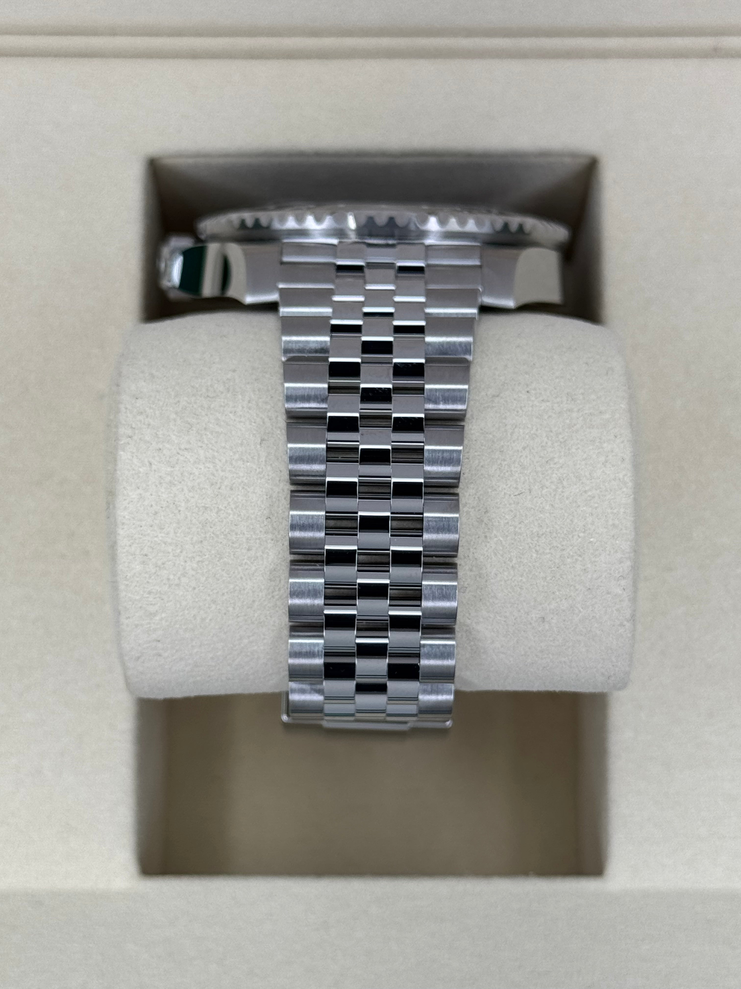 GMT-Master II "Batgirl" 40mm 126710BLNR Jubilee