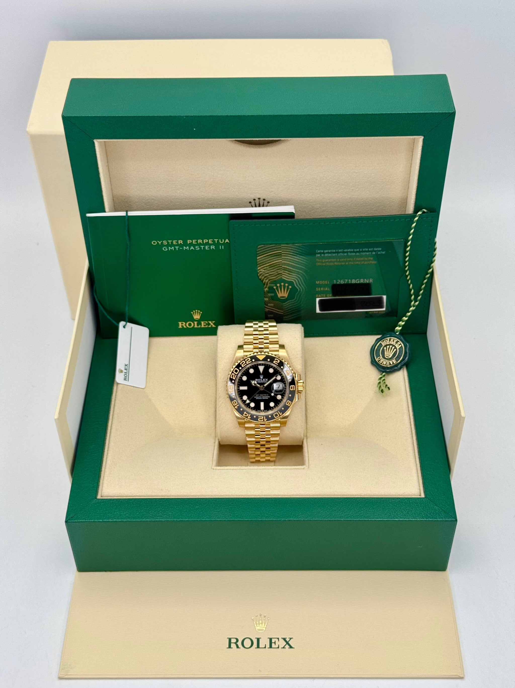 GMT-Master II 40mm 126718GRNR Jubilee Black Dial