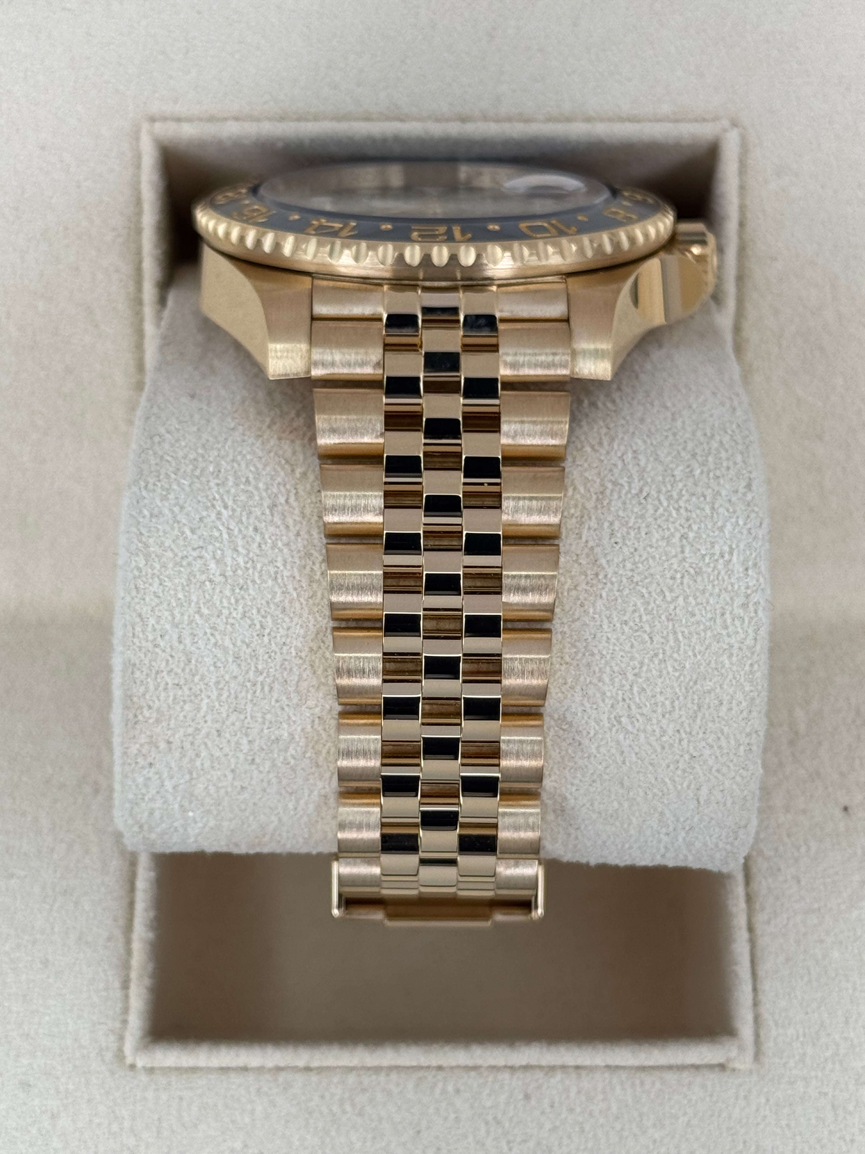 GMT-Master II 40mm 126718GRNR Jubilee Black Dial